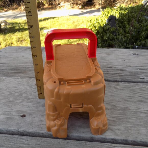 Fisher Price Little People Rock Tunnel Piece with Handle 2010 GEO TRAX ? - Picture 2 of 7